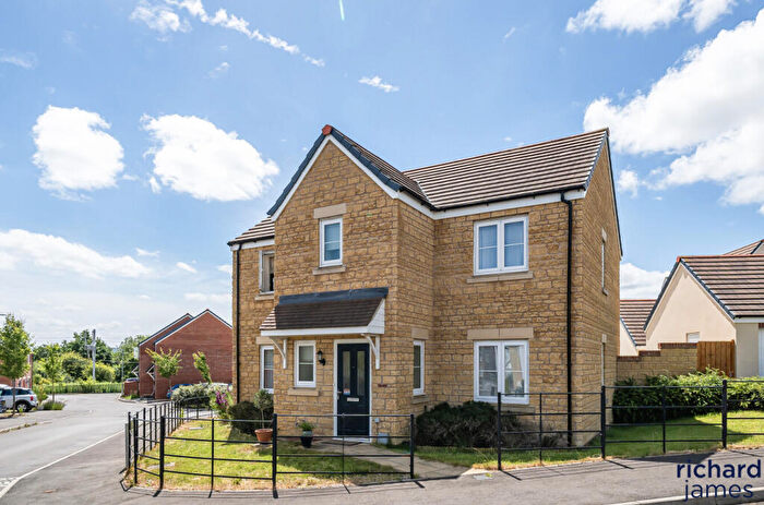 4 Bedroom Detached House For Sale In Evening Star, Royal Wootton Bassett, Swindon, SN4