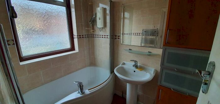 3 Bedroom Terraced House To Rent In Eastern Avenue, Ilford IG2