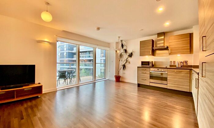 1 Bedroom Flat To Rent In Dance Square, London, EC1V