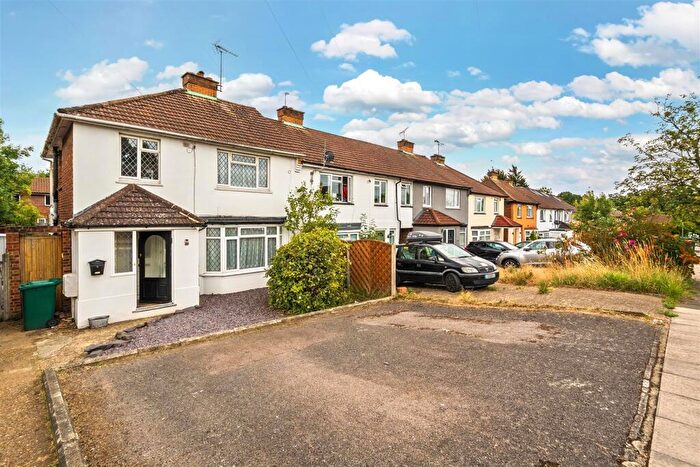 3 Bedroom End Of Terrace House For Sale In Fairmead Crescent, Edgware, HA8