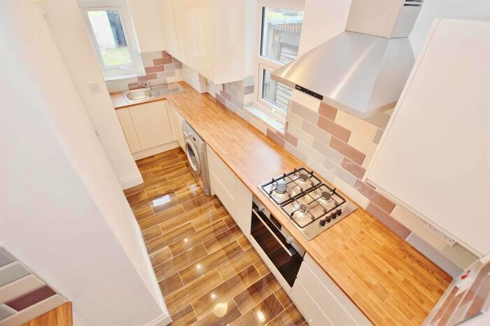 4 Bedroom Terraced House To Rent In Cromwell Road, Grays, RM17