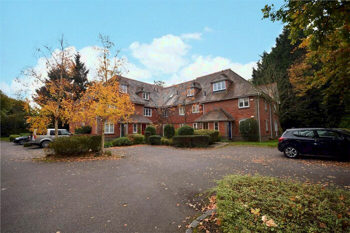 2 Bedroom Flat To Rent In Old Forest Road, Winnersh, Wokingham, Berkshire, RG41