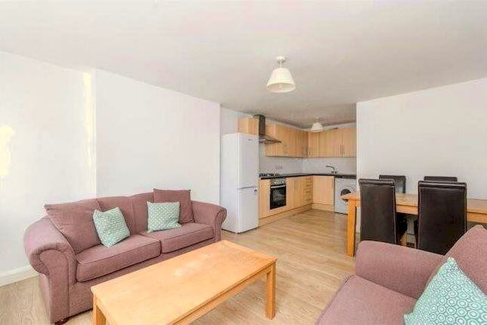 3 Bedroom Flat To Rent In Mountview Road, Crouch Hill, London, N4