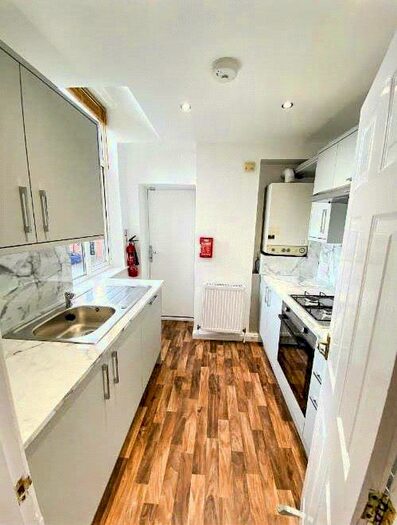 4 Bedroom House To Rent In Mauldeth Road, Fallowfield, M14