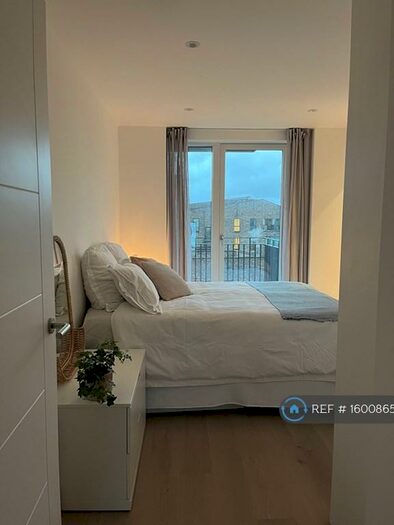 2 Bedroom Flat To Rent In Penn Street, London, N1