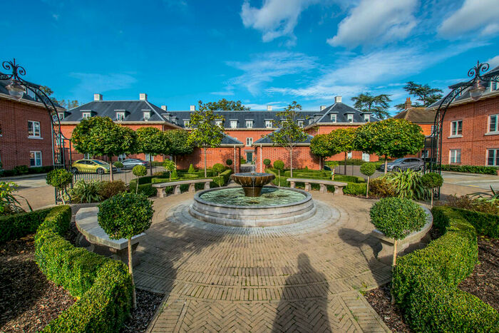 2 Bedroom Apartment To Rent In Henmarsh Court, Balls Park, SG13