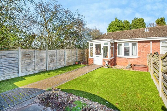 2 Bedroom Semi-Detached Bungalow For Sale In Torside, Wilnecote, Tamworth, B77