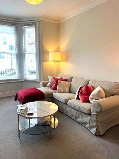 1 Bedroom Terraced House To Rent In Ravenswood Road, London, SW12