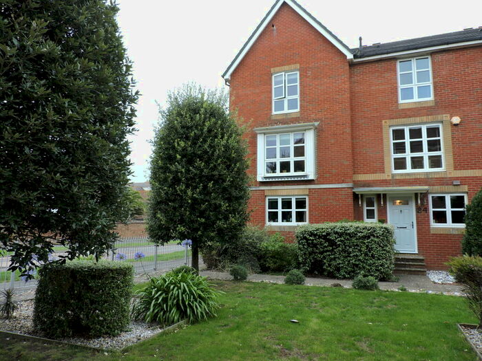 4 Bedroom Town House To Rent In Caroline Way, Sovereign Harbour, Eastbourne, East Sussex, BN23