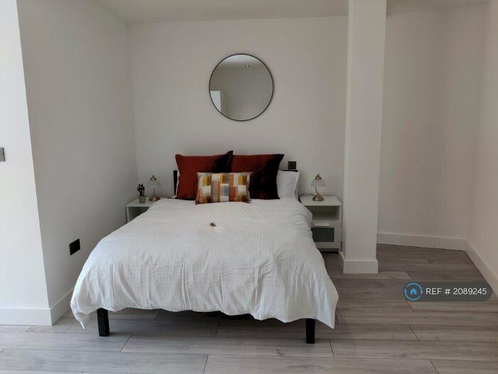 1 Bedroom Flat To Rent In Princes Street, Stafford, ST16