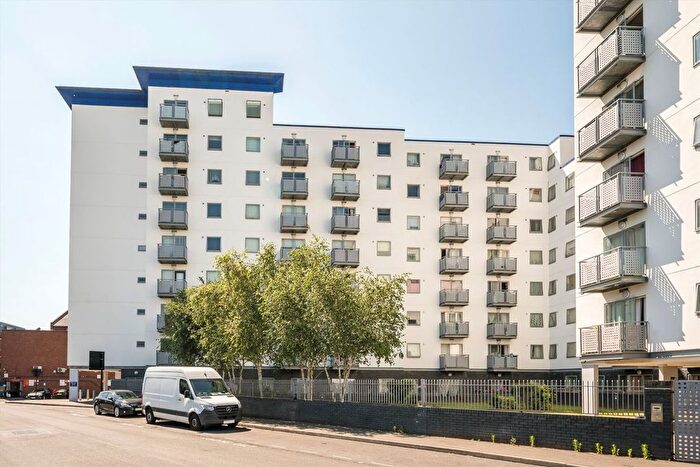 2 Bedroom Flat To Rent In Prince Regent Road, Hounslow, TW3