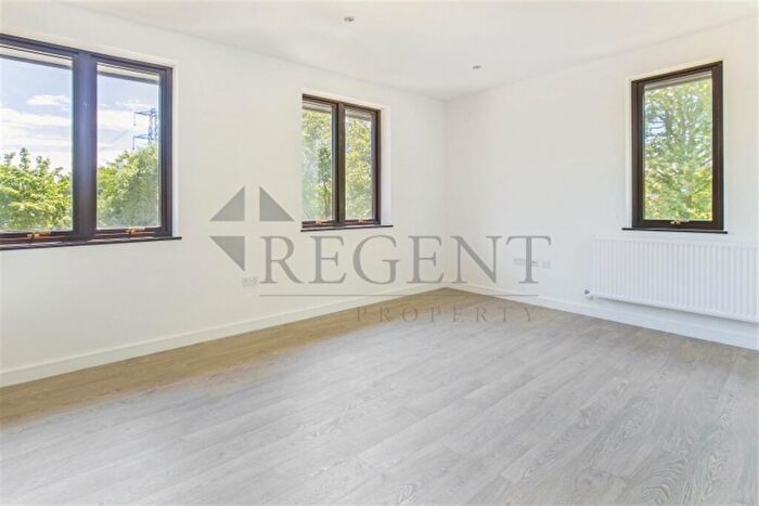 1 Bedroom Apartment To Rent In Latour House, Hanworth Lane, KT16