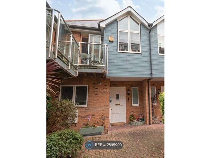 3 Bedroom Maisonette To Rent In Apsley Court, Ramsgate, CT11