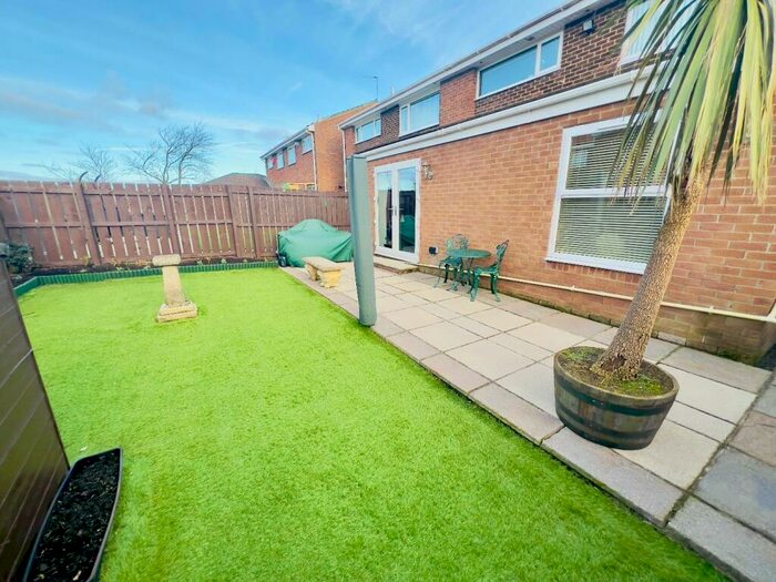3 Bedroom Semi Detached House For Sale In Hollywell Court, Broompark