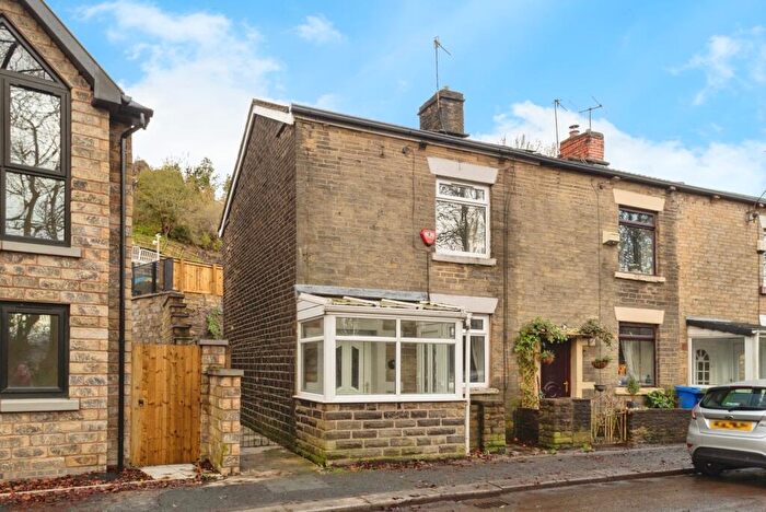 2 Bedroom End Of Terrace House For Sale In Stockport Road, Mossley, Ashton-under-Lyne, Greater Manchester, OL5