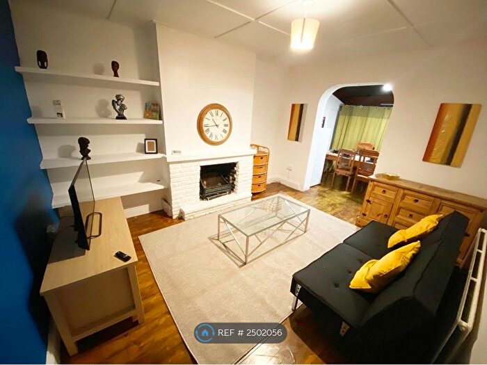 2 Bedroom Flat To Rent In Albert Road, Croydon, SE25