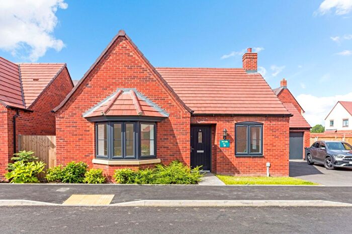 2 Bedroom Bungalow For Sale In Callows Rise, Tenbury Wells, Worcestershire, WR15