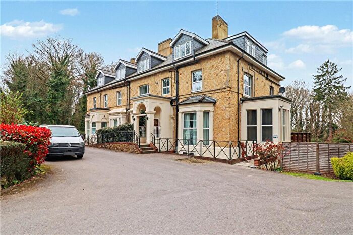 2 Bedroom Apartment For Sale In Hunters Lodge, Nutfield Road, Redhill, Surrey, RH1
