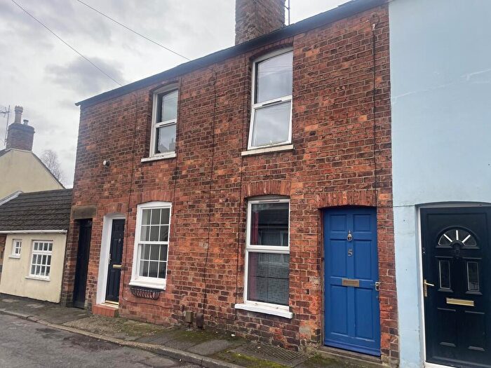 2 Bedroom Terraced House For Sale In Lillys Road, Lincoln, LN1