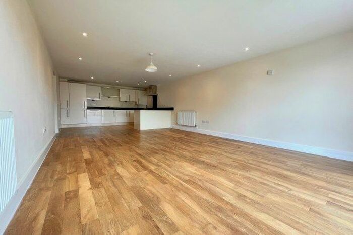 2 Bedroom Flat To Rent In Empire Court, Bromley, BR1