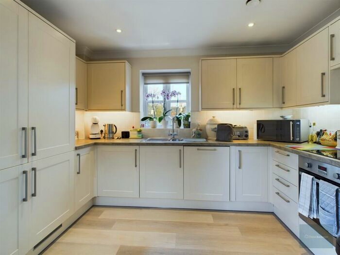 2 Bedroom Apartment For Sale In Stones Court, Bradford On Avon, BA15