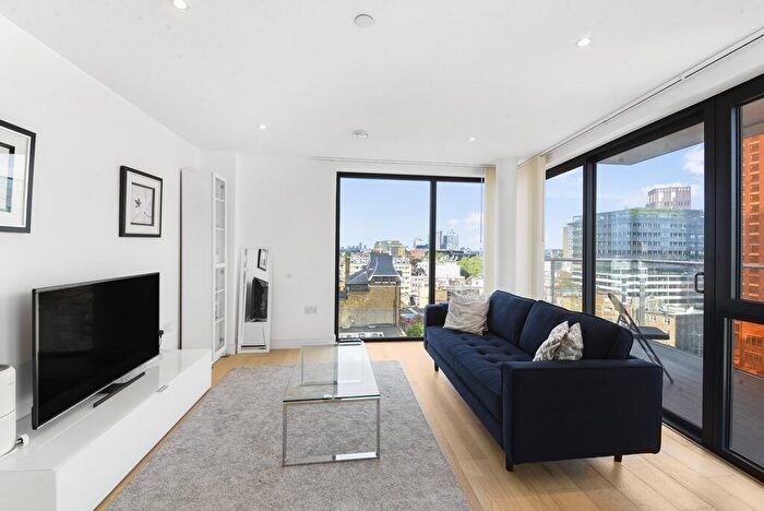 2 Bedroom Flat To Rent In Kensington Apartments, Commercial Street, E1