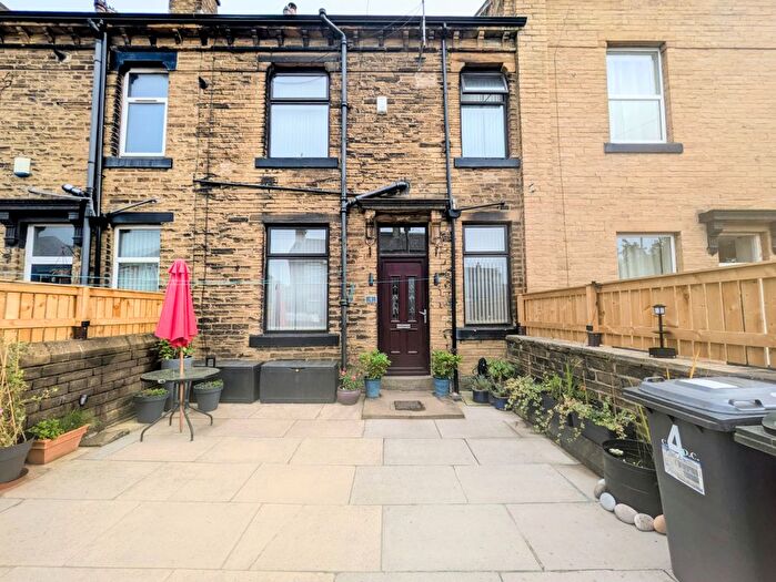 2 Bedroom Terraced House For Sale In Second Street, Bradford, BD12