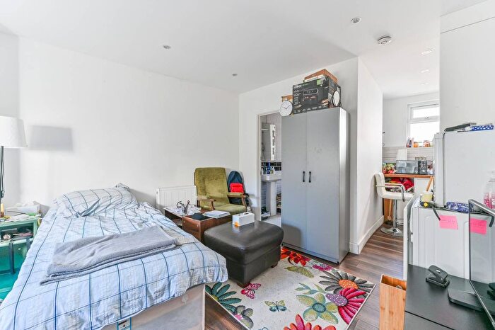 Studio For Sale In Upper Grove, South Norwood, London, SE25