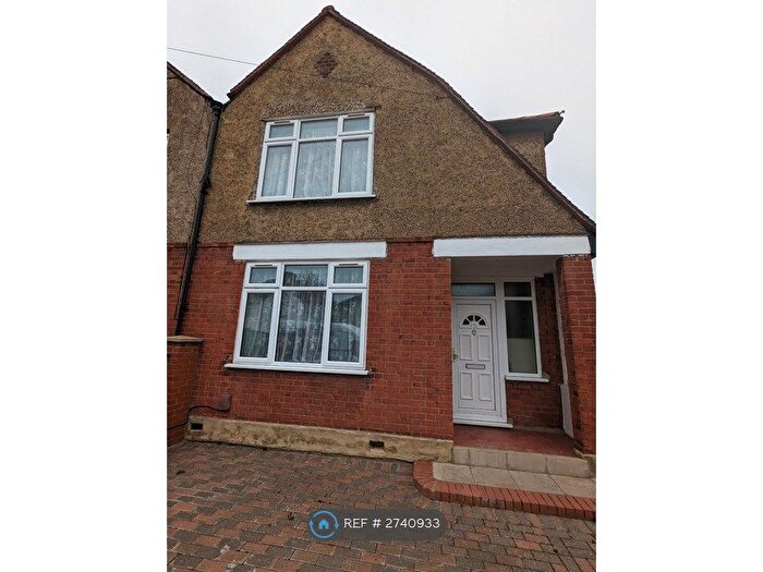 4 Bedroom Semi Detached House To Rent In Chatsworth Crescent, Middlesex, TW3