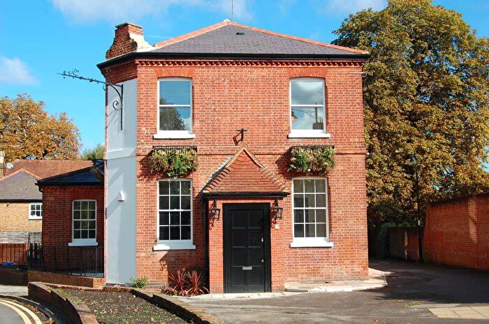 1 Bedroom Apartment To Rent In Woodcote Road, Epsom, Surrey, KT18