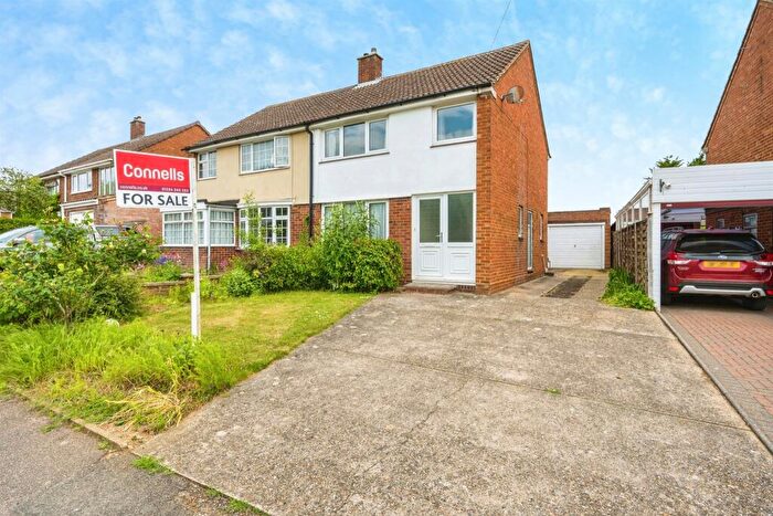 3 Bedroom Semi-Detached House For Sale In Springfield Drive, Bromham, Bedford, MK43