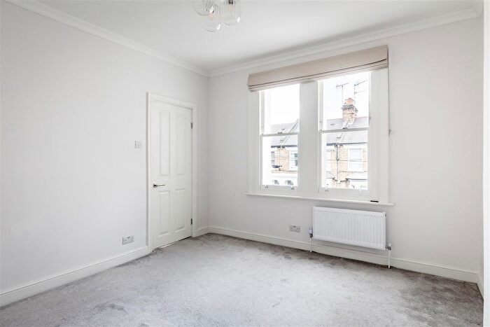 1 Bedroom Flat For Sale In Irving Road, W14