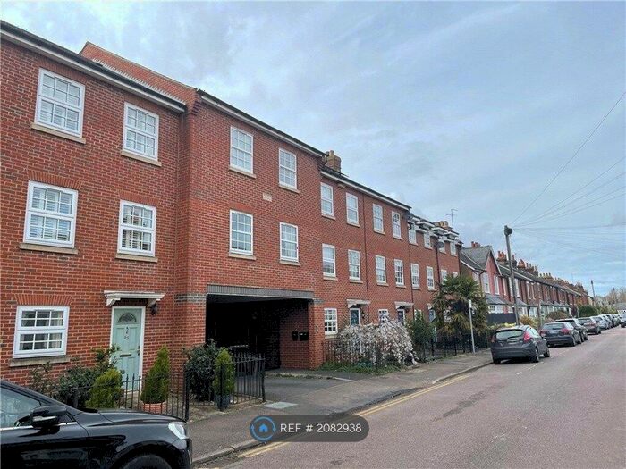 2 Bedroom Flat To Rent In Kings Road, Hitchin, SG5