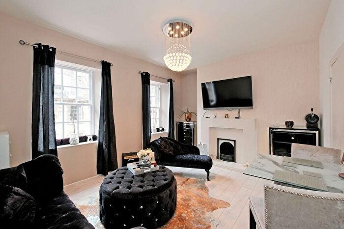 3 Bedroom Flat To Rent In Marischal Street, City Centre, Aberdeen, AB11