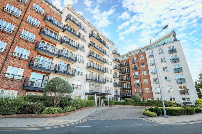 2 Bedroom Flat To Rent In Seven Kings Way, Kingston Upon Thames, KT2