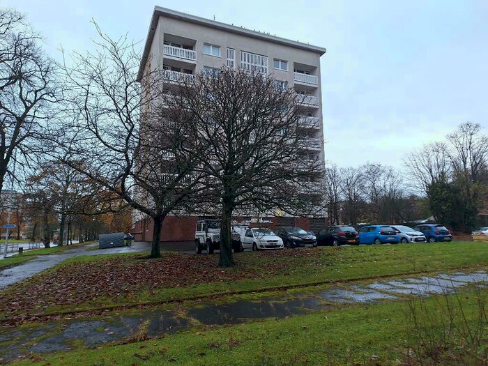 2 Bedroom Flat To Rent In St Andrews Drive, Glasgow, G41
