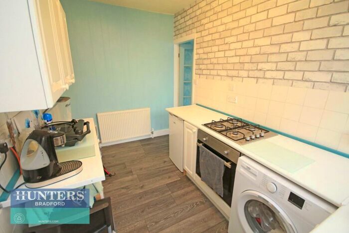 2 Bedroom Semi-Detached Bungalow For Sale In Tyersal Avenue Tyersal, Bradford, West Yorkshire, BD4