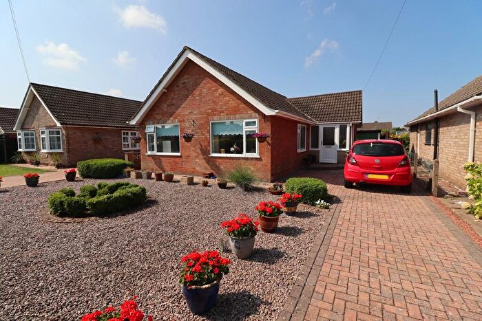 3 Bedroom Detached Bungalow For Sale In The Crescent, Bracebridge Heath, Lincoln, LN4