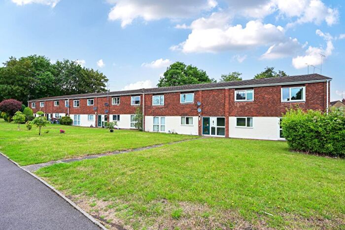 2 Bedroom Flat For Sale In Mitchell Buildings, Monteagle Lane, Yateley, GU46