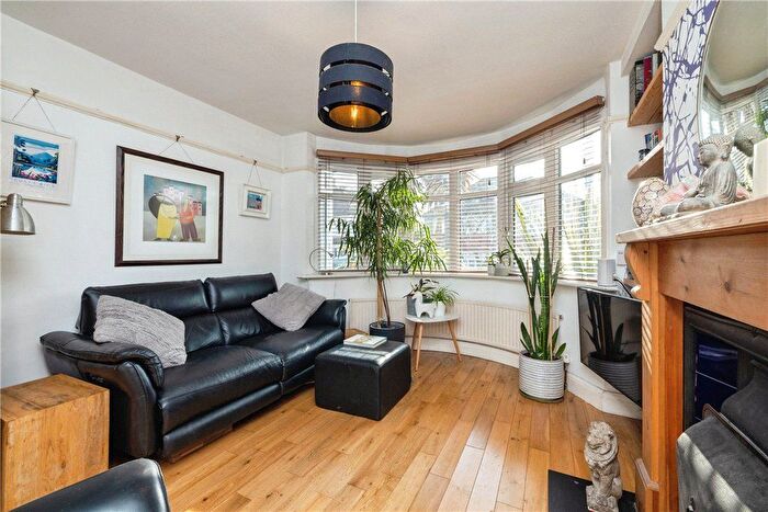 3 Bedroom Semi-detached House For Sale In Croft Road, London, London, SW16