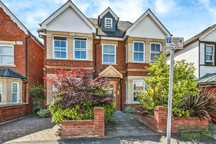 2 Bedroom Flat To Rent In North Kingston, KT2