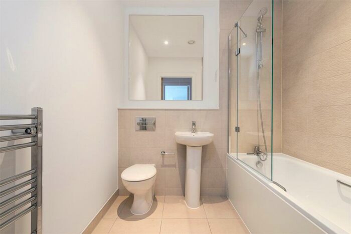 1 Bedroom Flat To Rent In Chatham Waters, South House, Gillingham Gate Road, Gillingham, ME4
