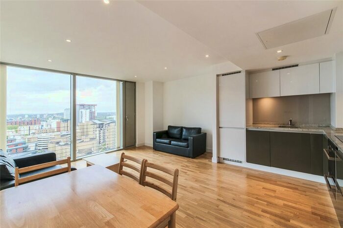 1 Bedroom Flat To Rent In Landmark West Tower, Marsh Wall, E14