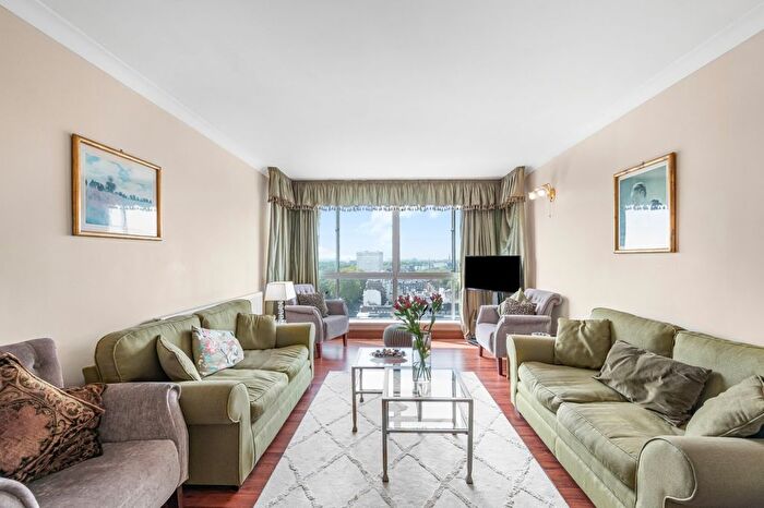 2 Bedroom Flat For Sale In Quadrangle Tower, Cambridge Square, W2