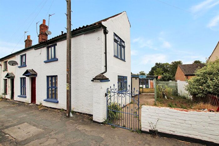 4 Bedroom Cottage For Sale In Willingham Road, Market Rasen, LN8