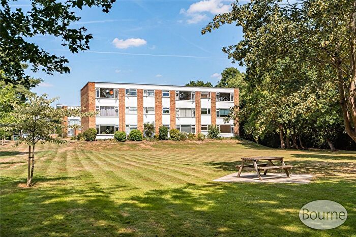 2 Bedroom Flat For Sale In Davos Close, Woking, Surrey, GU22