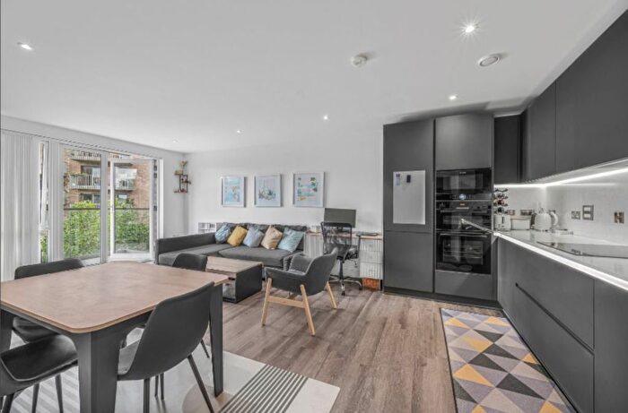 2 Bedroom Flat To Rent In Highfield Court, New North Road, N1