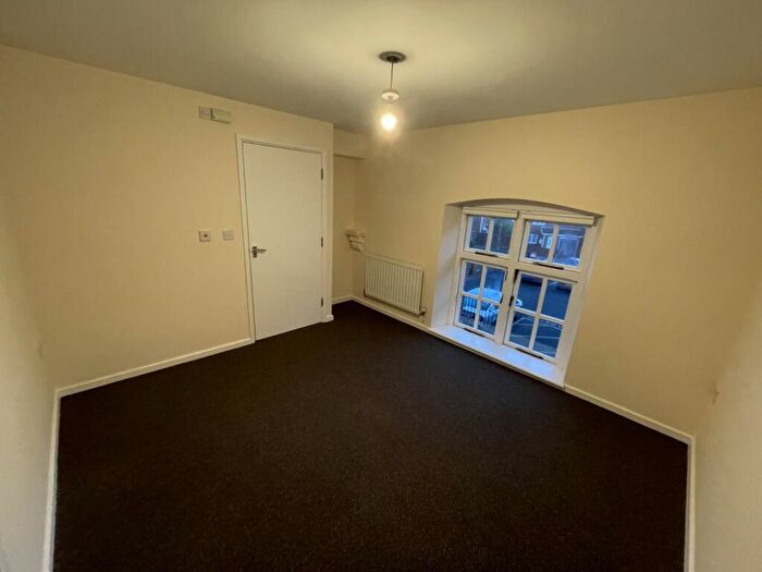1 Bedroom Flat To Rent In Cradley Road, Dudley, West Midlands, DY2