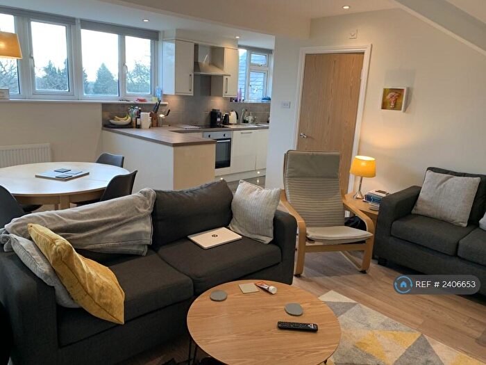 2 Bedroom Flat To Rent In Moorville, Horsforth, Leeds, LS18