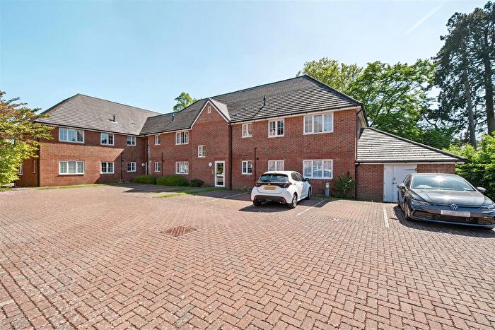 2 Bedroom Flat For Sale In St. Mawes Close, Croxley Green, WD3